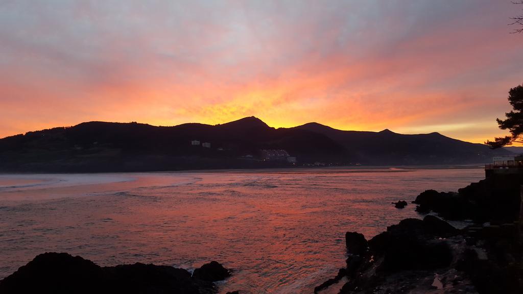 Mundaka Sea Flat Apartment ภายนอก รูปภาพ